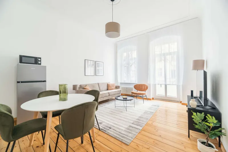 Gemũtliche 3-Zimmer Wohnung in Neukölln - voll möbliert — photo 1